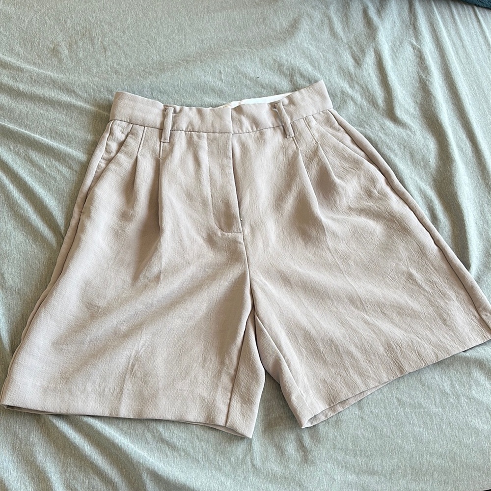 Wilfred from Aritzia Bermuda shorts